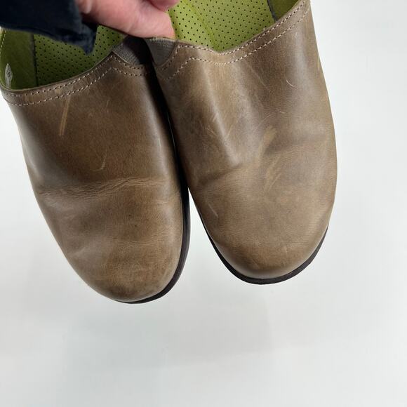 Crocs cobbler leather clogs taupe gray brown slide slip on mules women size 7 - Picture 3 of 9